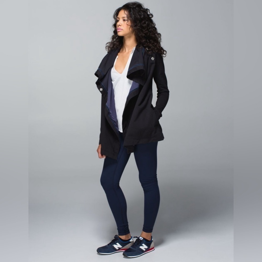 Lululemon - Savasana Wrap - US8 - Picture 12 of 15